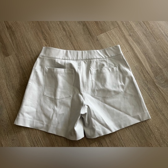 NWT Spanx Women’s On-The-Go 6” Shorts White - Size 1X - Picture 7 of 9